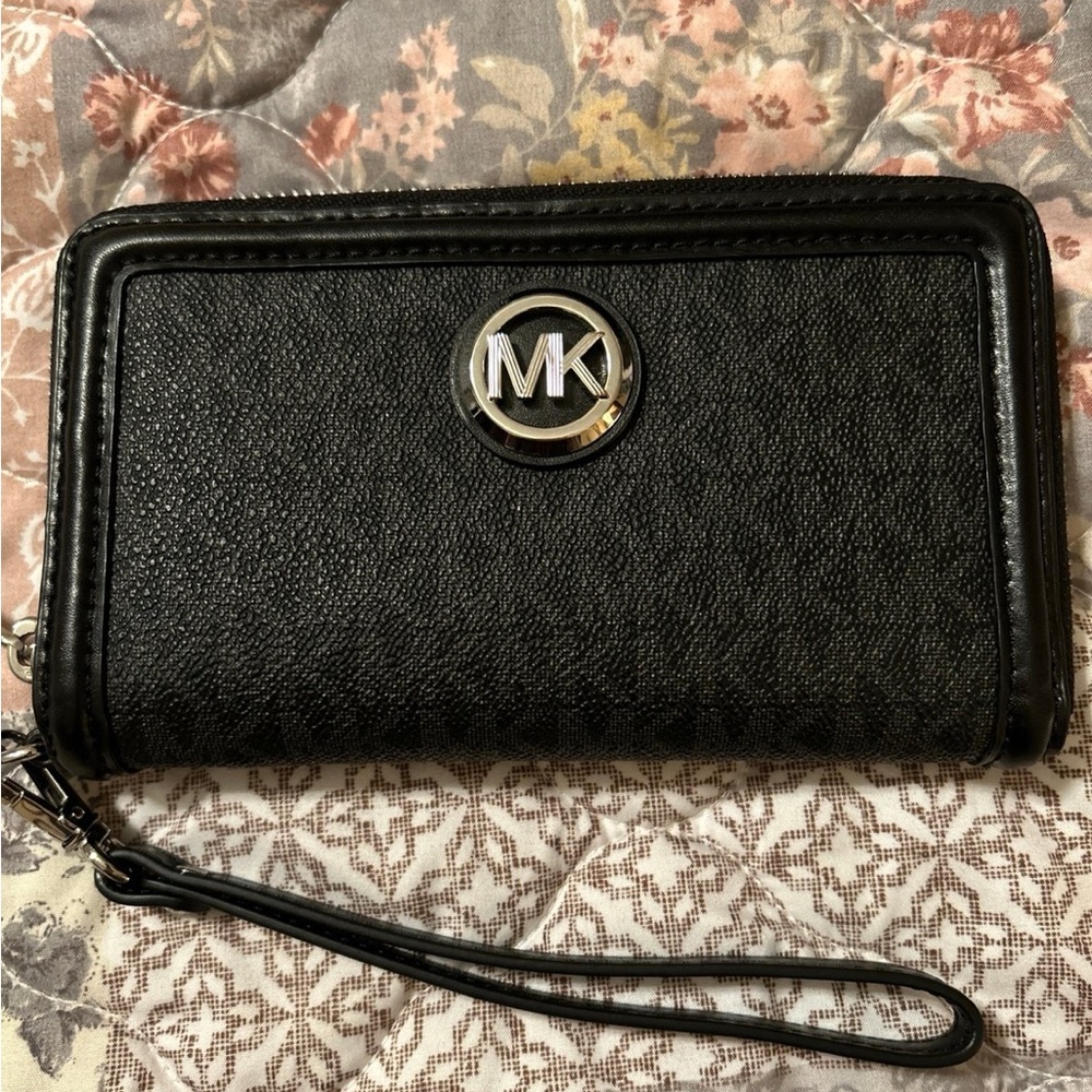 Michael Kors Black Wristlet Wallet